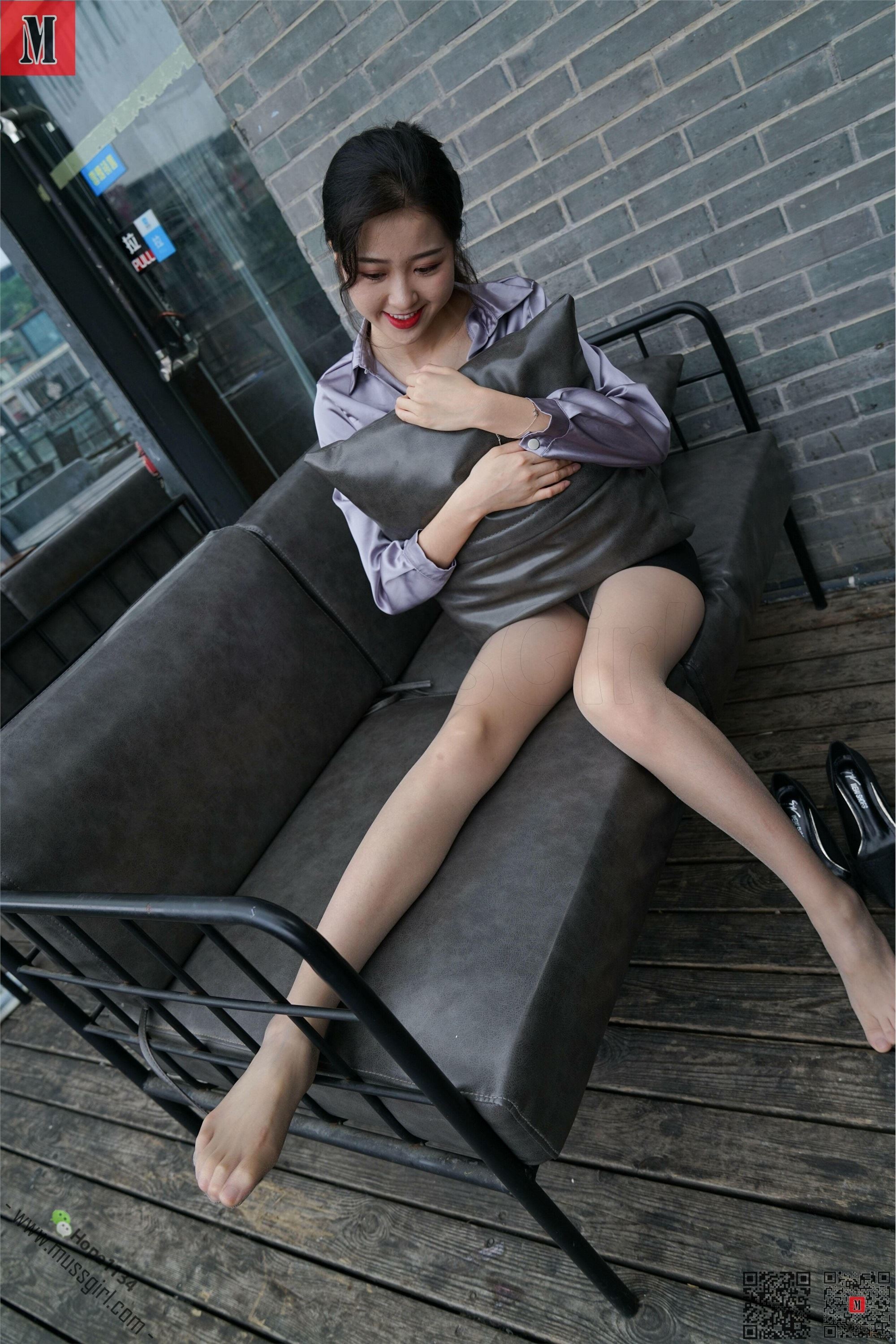 MussGirl慕丝女郎  NO.145 沙发美女皮裙肉丝